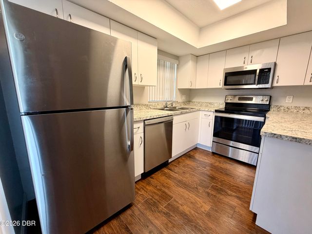 23 Springwood Square, Port Orange, FL 32129