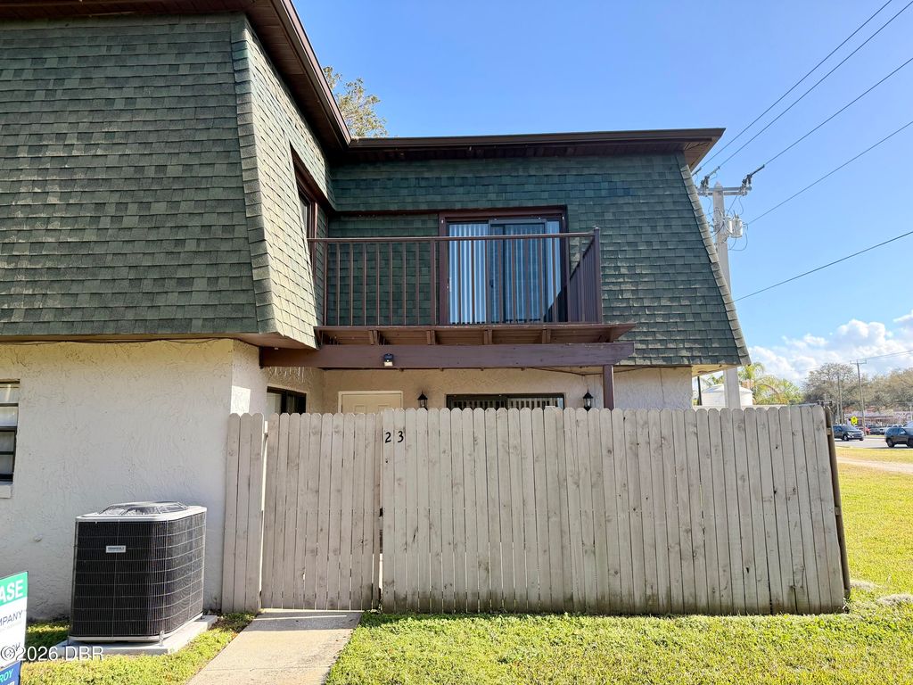 23 Springwood Square, Port Orange, FL 32129