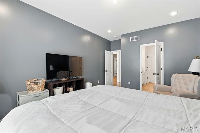 138 Rhythm Point Drive, St Peters, MO 63376