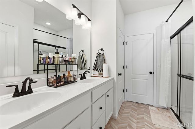 138 Rhythm Point Drive, St Peters, MO 63376