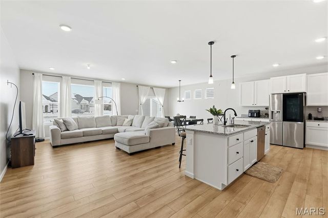 138 Rhythm Point Drive, St Peters, MO 63376