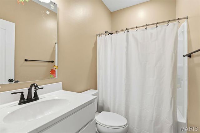 138 Rhythm Point Drive, St Peters, MO 63376