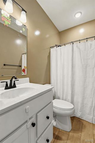 138 Rhythm Point Drive, St Peters, MO 63376