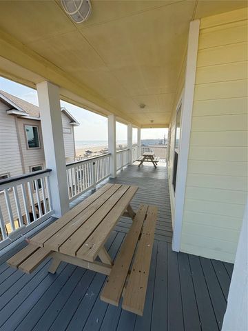 111 Yucca Avenue, Surfside Beach, TX 77541