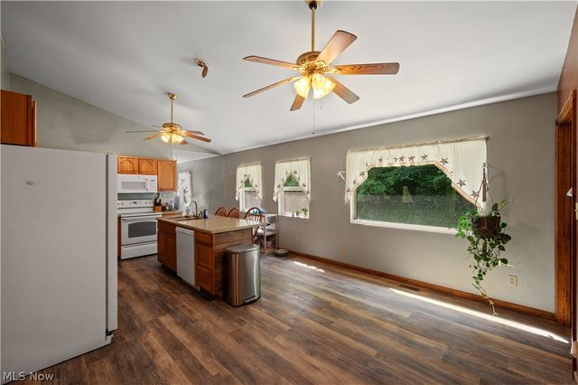26601 Huckleberry Road, Coolville, OH 45723