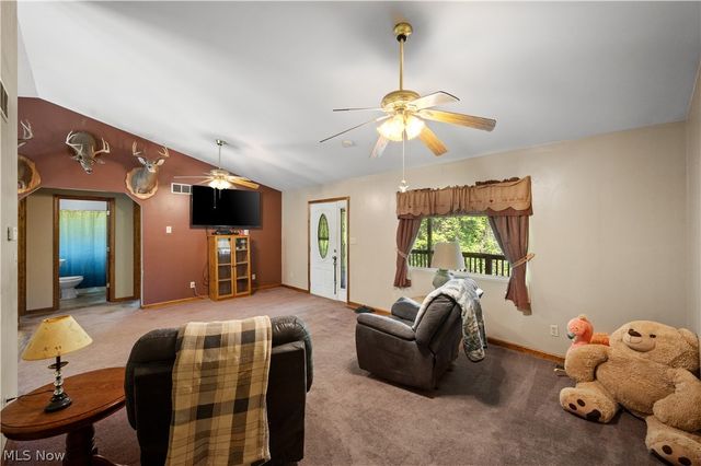 26601 Huckleberry Road, Coolville, OH 45723