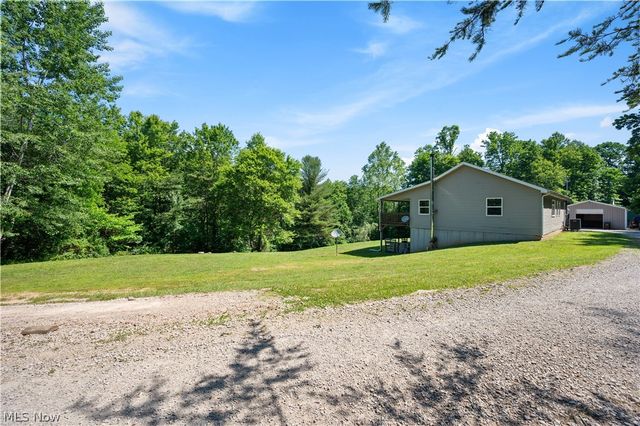 26601 Huckleberry Road, Coolville, OH 45723