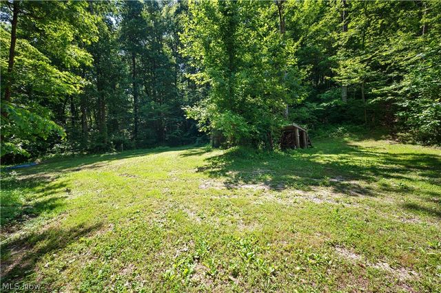 26601 Huckleberry Road, Coolville, OH 45723
