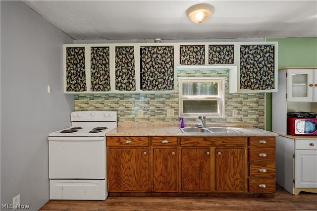 26601 Huckleberry Road, Coolville, OH 45723