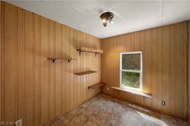 26601 Huckleberry Road, Coolville, OH 45723