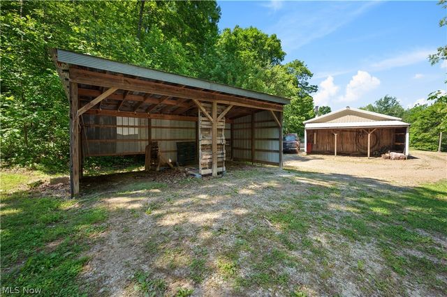 26601 Huckleberry Road, Coolville, OH 45723