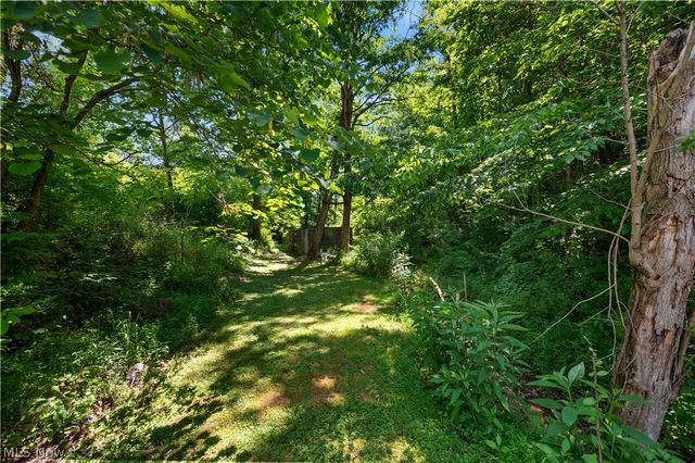 26601 Huckleberry Road, Coolville, OH 45723