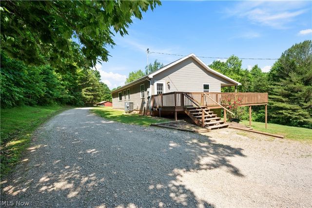 26601 Huckleberry Road, Coolville, OH 45723