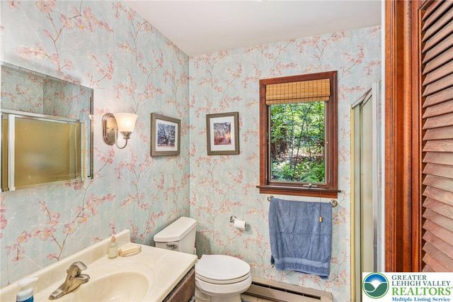 2256 Woodhaven Drive, Ross Twp, PA 18353
