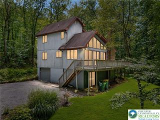 2256 Woodhaven Drive, Ross Twp, PA 18353