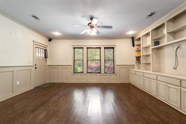 422 S Winnetka Avenue, Dallas, TX 75208