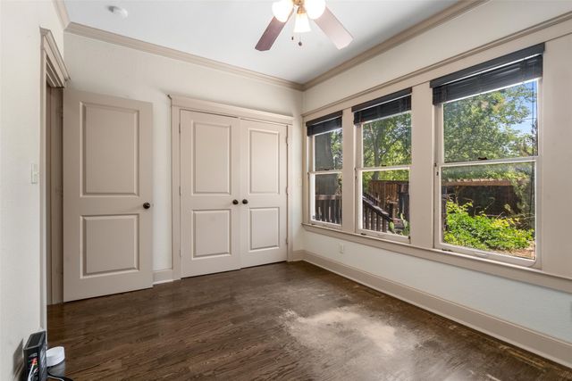 422 S Winnetka Avenue, Dallas, TX 75208