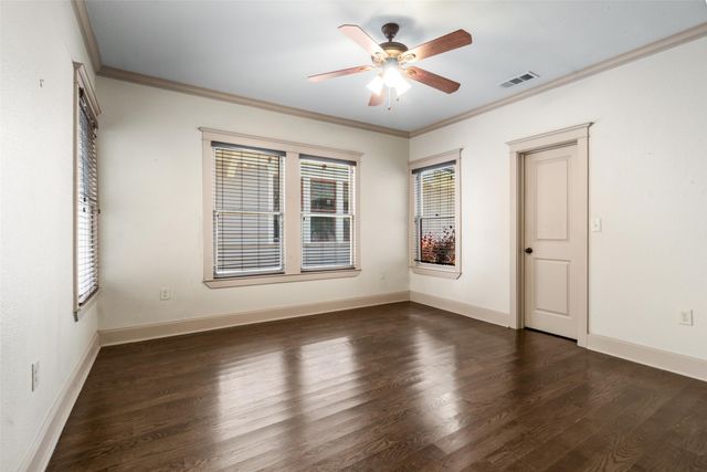 422 S Winnetka Avenue, Dallas, TX 75208