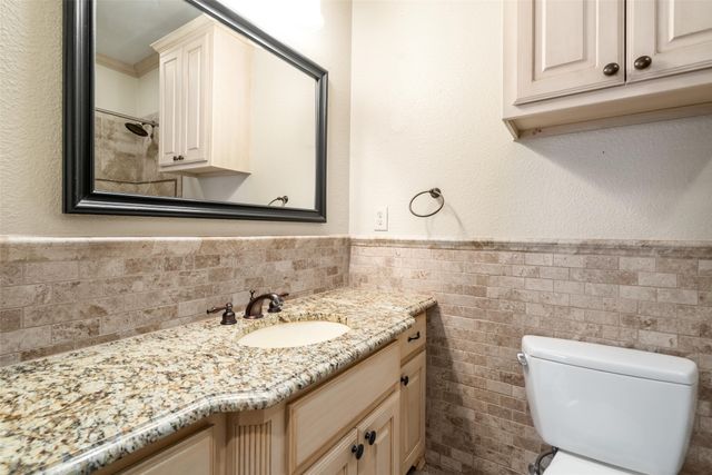 422 S Winnetka Avenue, Dallas, TX 75208