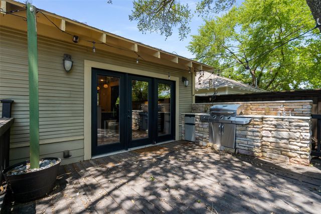 422 S Winnetka Avenue, Dallas, TX 75208