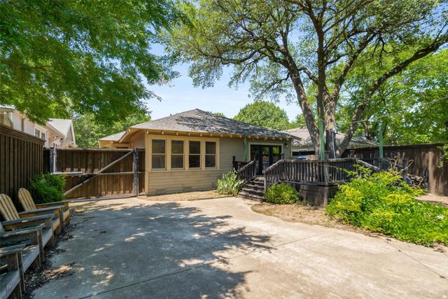 422 S Winnetka Avenue, Dallas, TX 75208