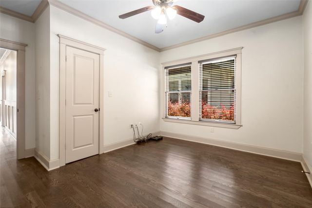 422 S Winnetka Avenue, Dallas, TX 75208