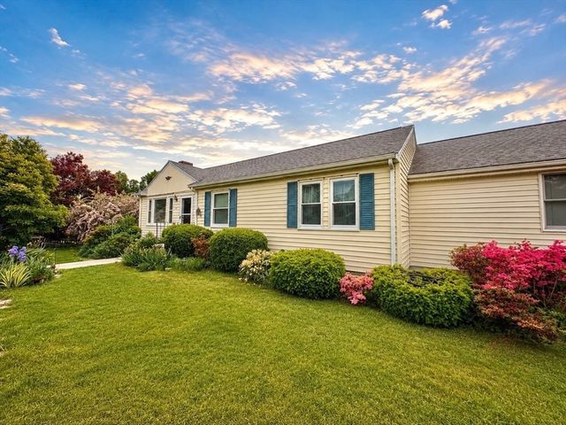 69 Standish Rd, Quincy, MA 02171