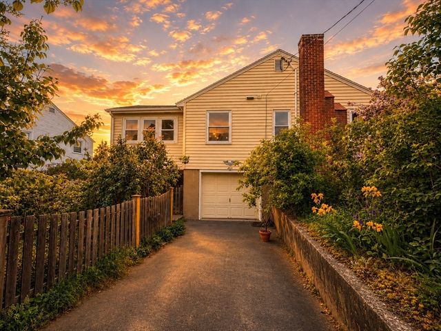 69 Standish Rd, Quincy, MA 02171