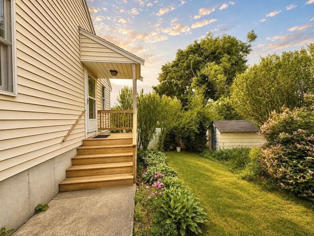 69 Standish Rd, Quincy, MA 02171