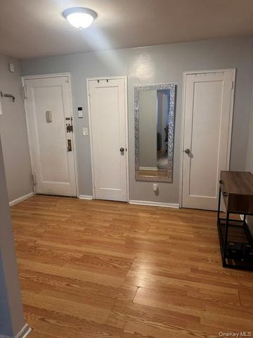 2 FISHER Drive 203, Mount Vernon, NY 10552