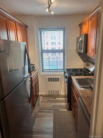 2 FISHER Drive 203, Mount Vernon, NY 10552