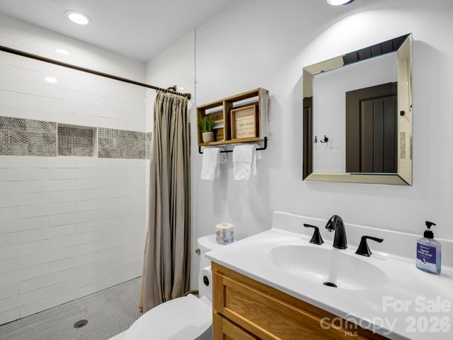 126 Swans Way W, Lake Lure, NC 28746