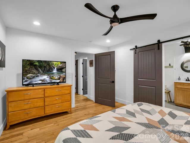126 Swans Way W, Lake Lure, NC 28746