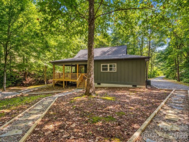 126 Swans Way W, Lake Lure, NC 28746