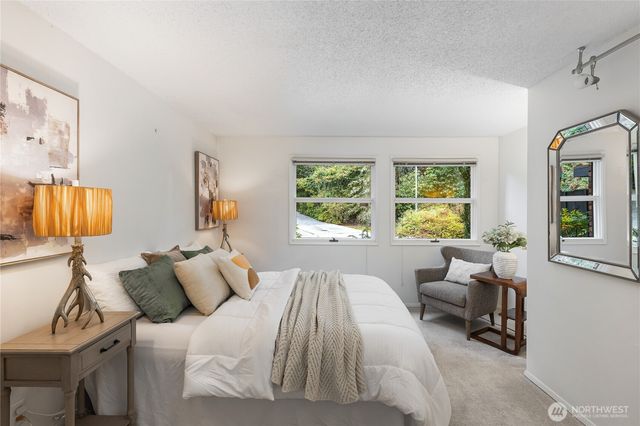 16521 NE 1st Place, Bellevue, WA 98008