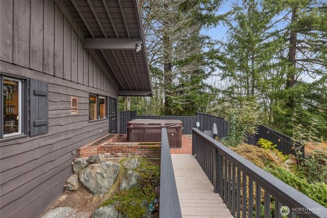 16521 NE 1st Place, Bellevue, WA 98008