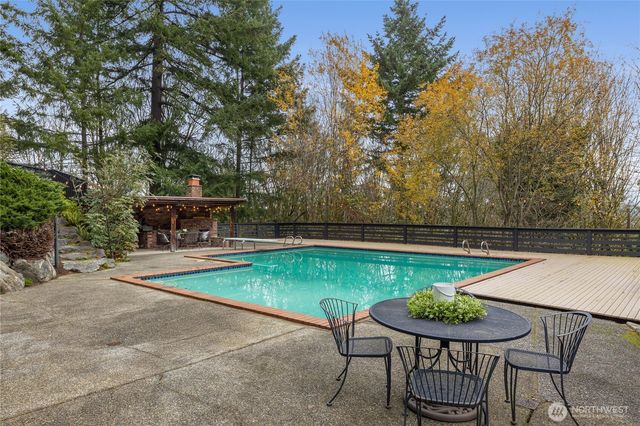 16521 NE 1st Place, Bellevue, WA 98008