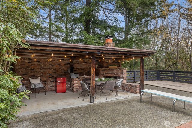 16521 NE 1st Place, Bellevue, WA 98008