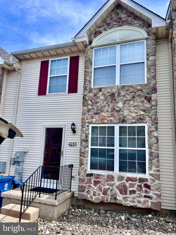 4253 RED OAK CT, Collegeville, PA 19426