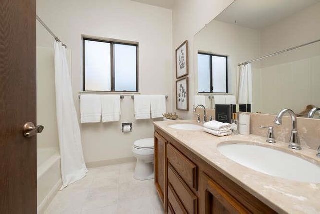 1515 Floribunda Avenue 309, Burlingame, CA 94010