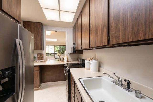 1515 Floribunda Avenue 309, Burlingame, CA 94010