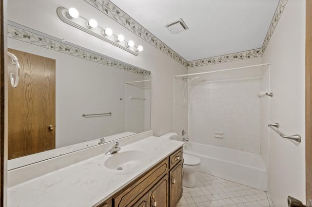 2671 Sumac Ridge, White Bear Lake, MN 55110