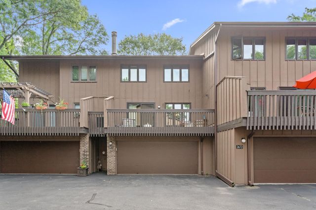 2671 Sumac Ridge, White Bear Lake, MN 55110