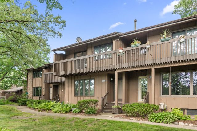 2671 Sumac Ridge, White Bear Lake, MN 55110