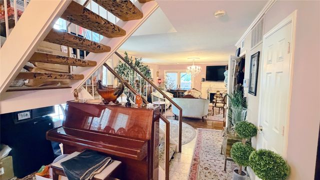15929 Archwood Lane 1035, Dallas, TX 75248