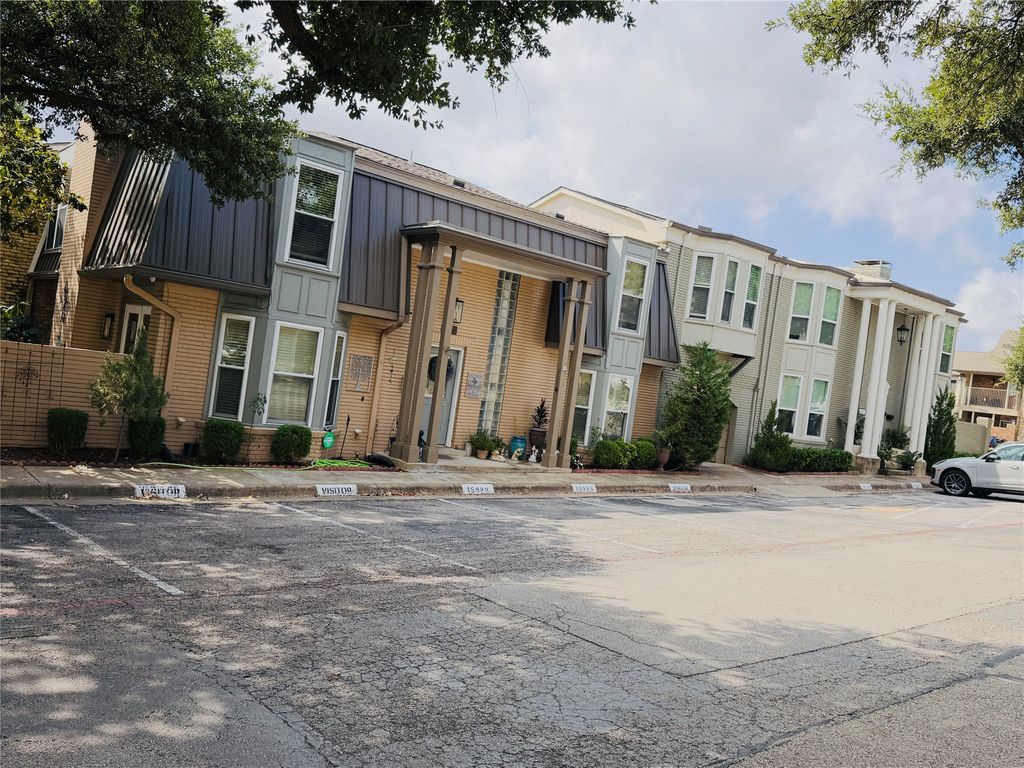 15929 Archwood Lane 1035, Dallas, TX 75248