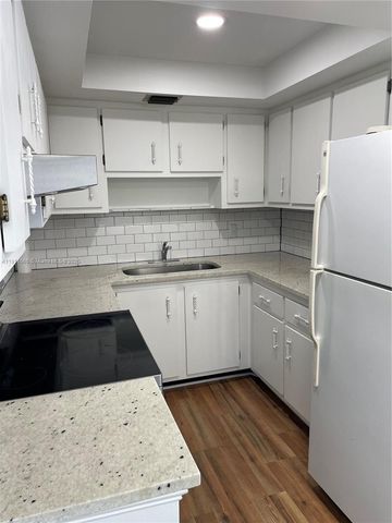 227 Castlewood Dr 102, North Palm Beach, FL 33408