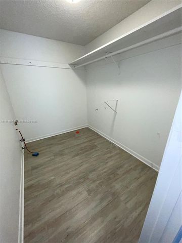 227 Castlewood Dr 102, North Palm Beach, FL 33408