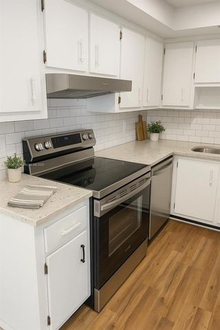 227 Castlewood Dr 102, North Palm Beach, FL 33408