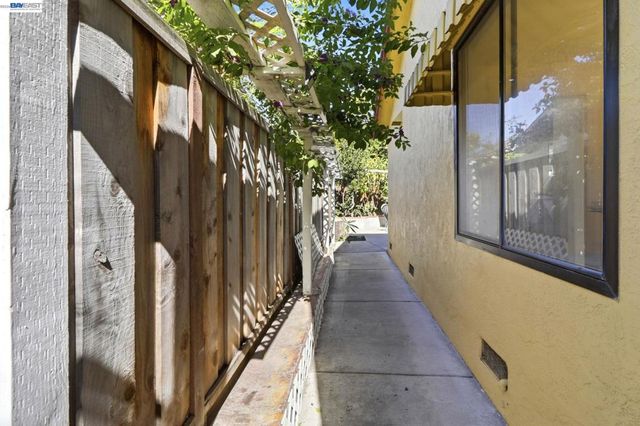 3253 Santa Isabella Ct, Union City, CA 94587